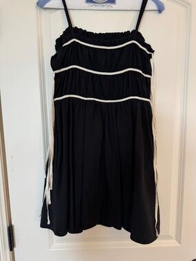 Anna Grace -black & off white Dress - Size Small